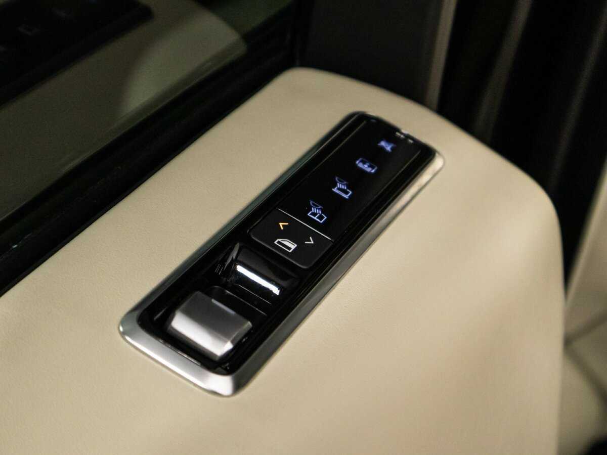 Land Rover Range Rover 2019 года с пробегом. Фото: #19