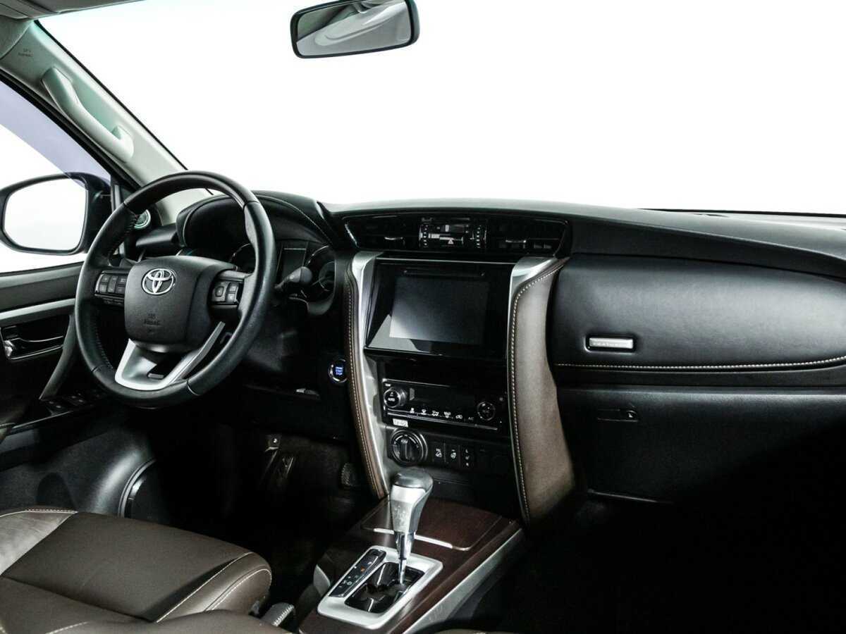 Toyota Fortuner 2017 года с пробегом. Фото: #8