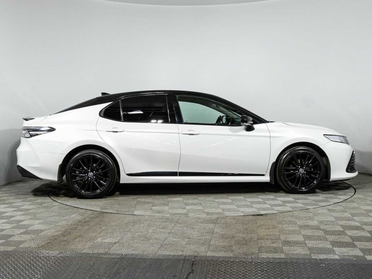 Toyota Camry 2021 года с пробегом. Фото: #3