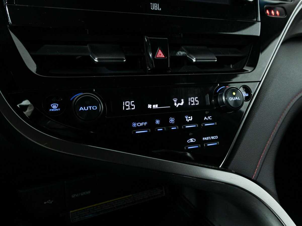 Toyota Camry 2021 года с пробегом. Фото: #16