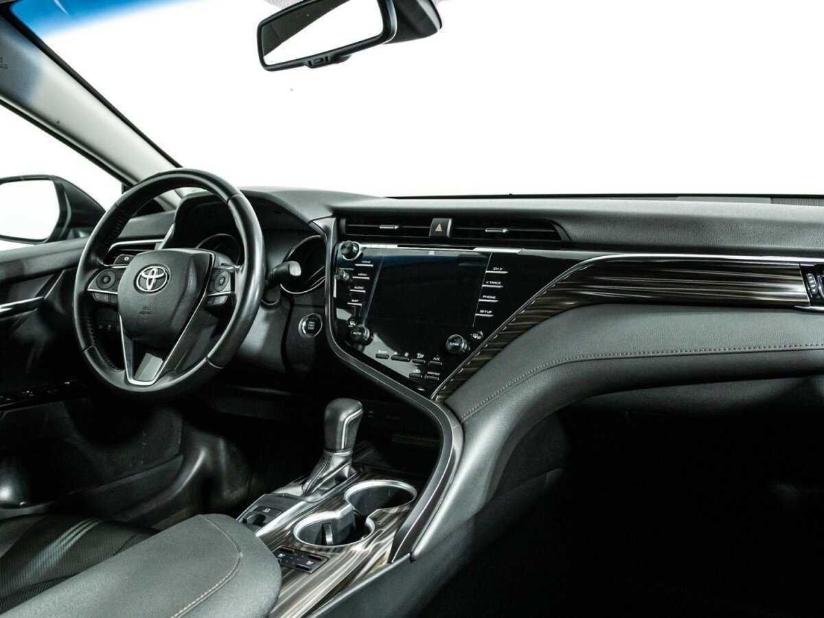 Toyota Camry 2020 года с пробегом. Фото: #8