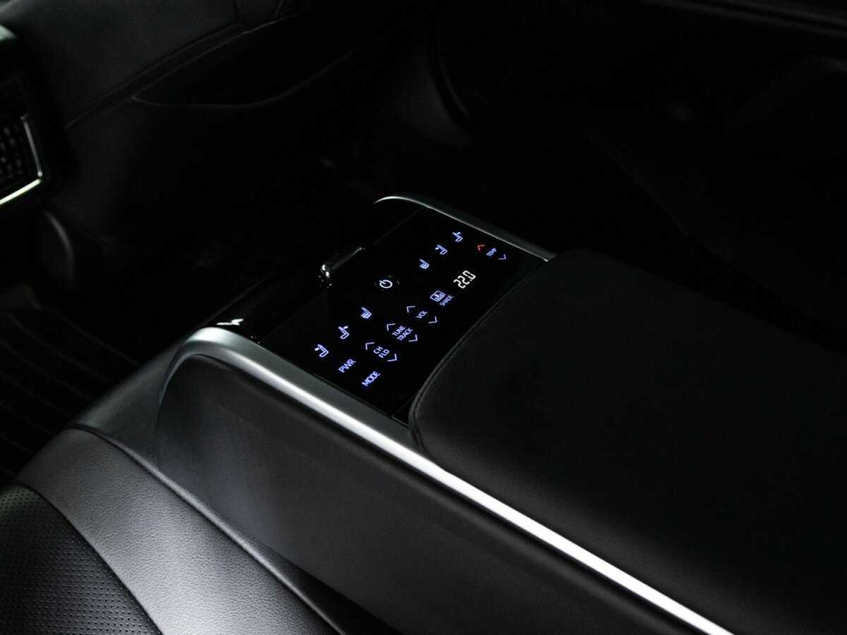 Toyota Camry 2020 года с пробегом. Фото: #26