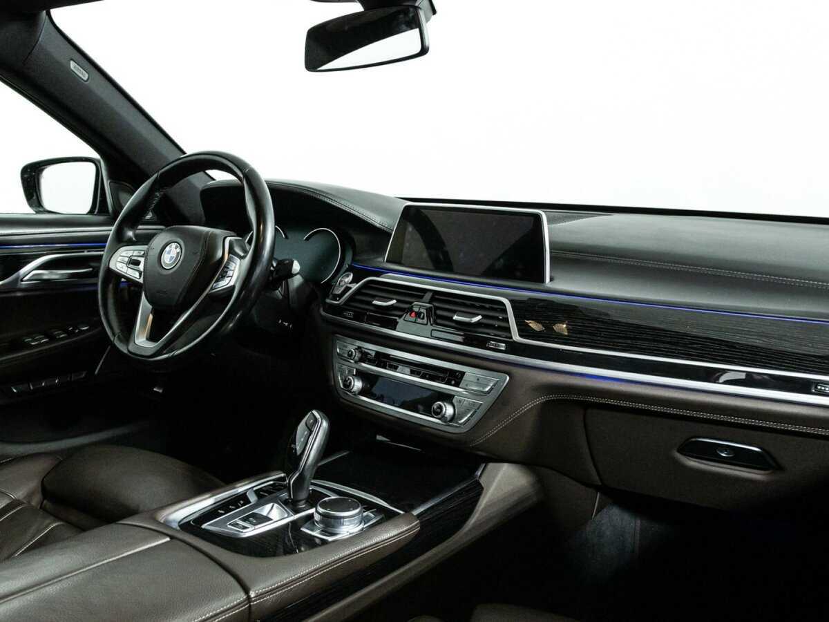BMW 7 серии 2016 года с пробегом. Фото: #8