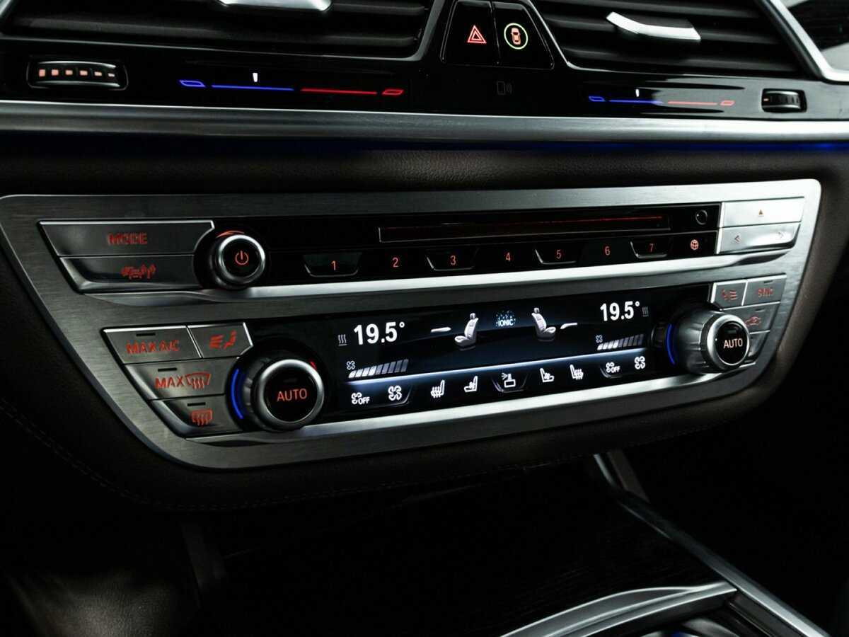 BMW 7 серии 2016 года с пробегом. Фото: #21