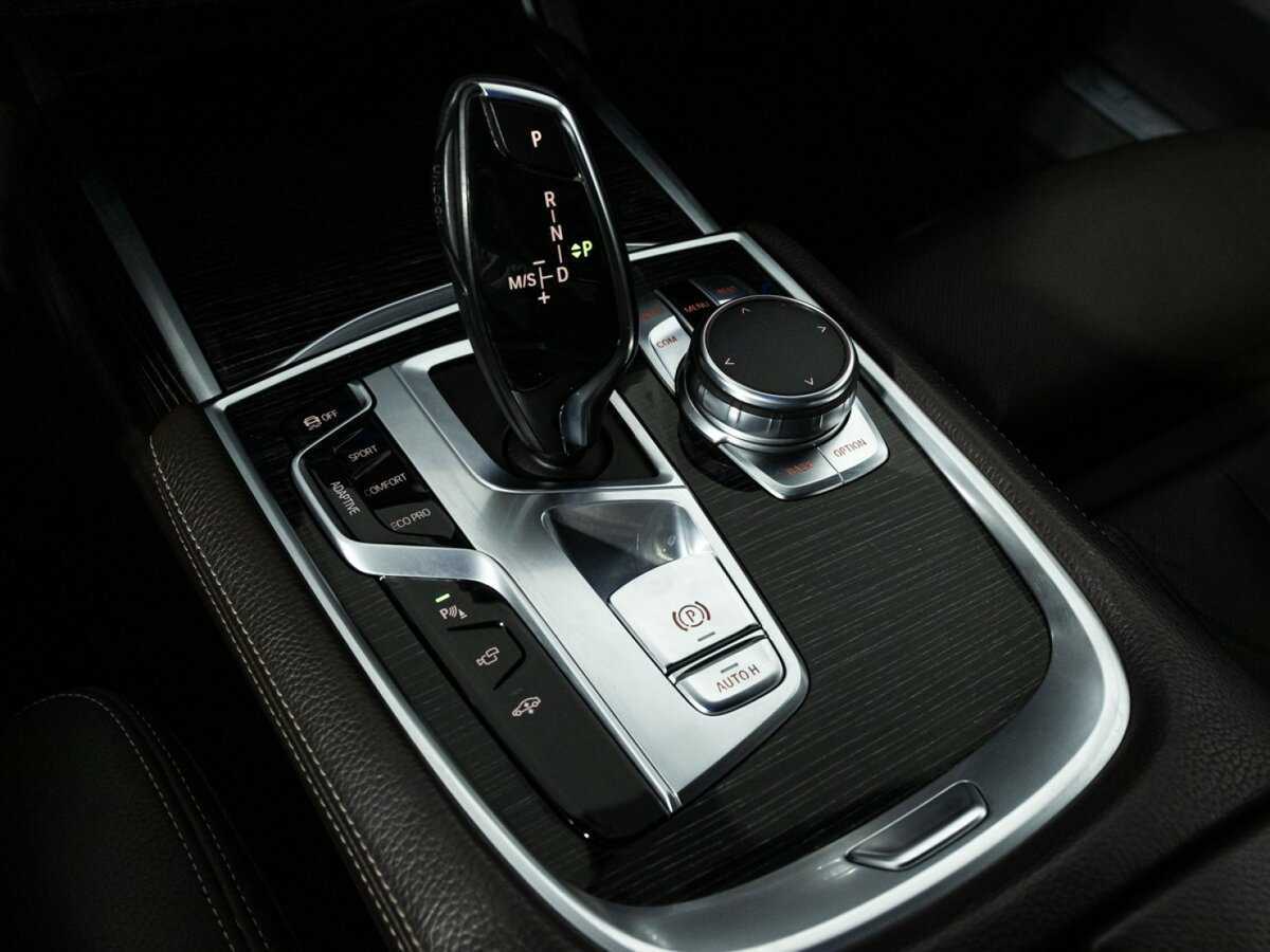 BMW 7 серии 2016 года с пробегом. Фото: #22