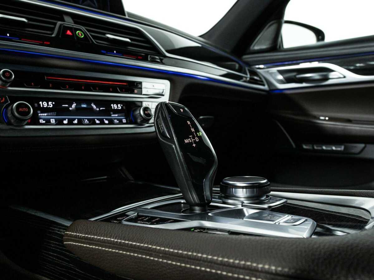 BMW 7 серии 2016 года с пробегом. Фото: #23