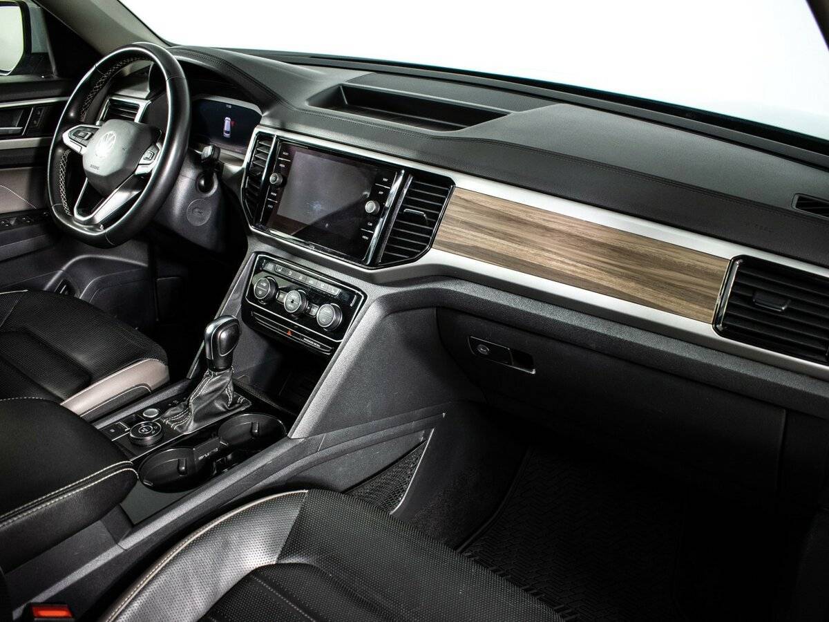 Volkswagen Teramont 2021 года с пробегом. Фото: #4