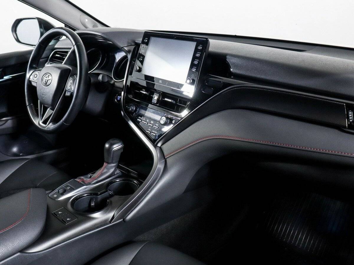 Toyota Camry 2021 года с пробегом. Фото: #5