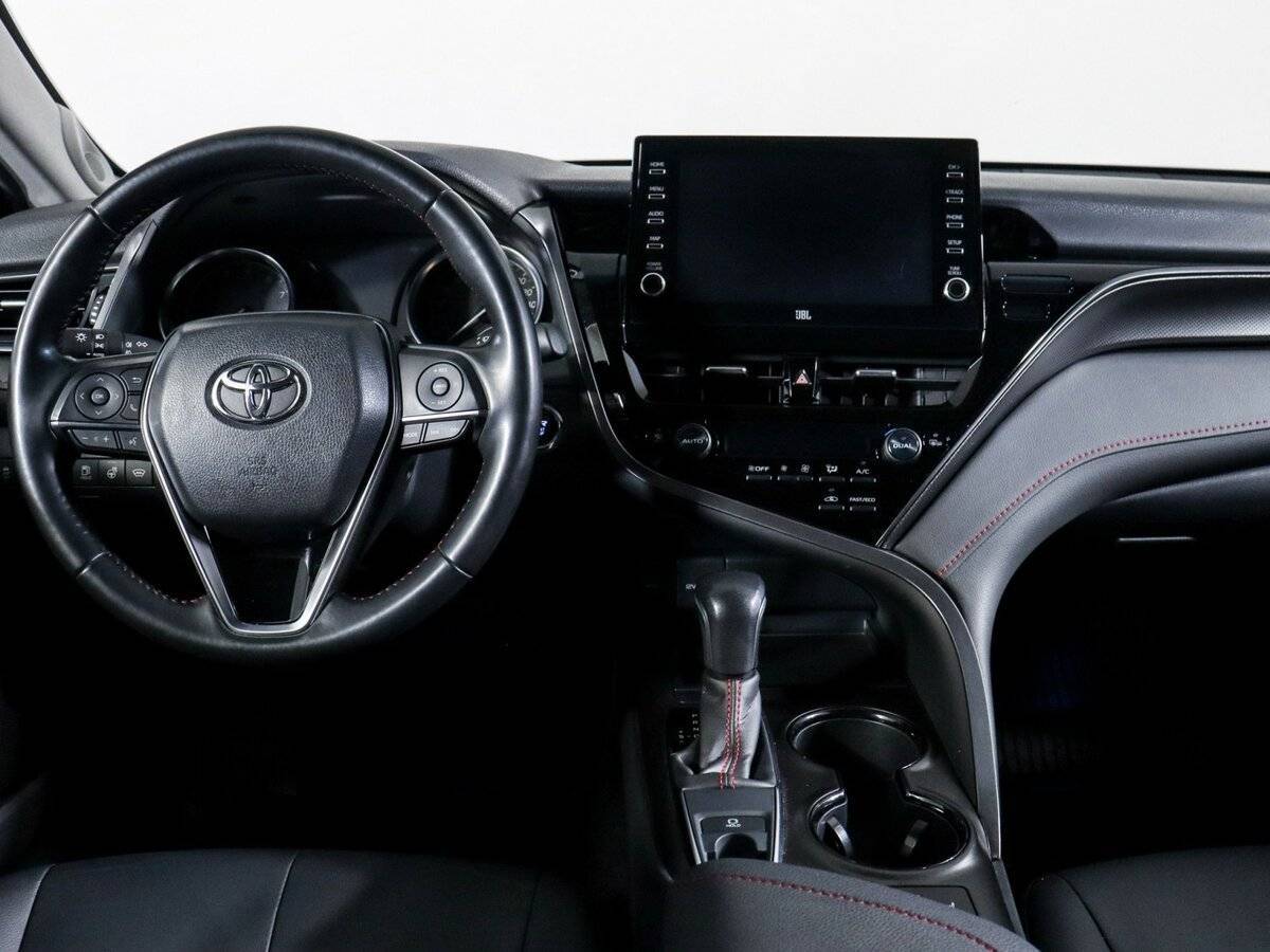Toyota Camry 2021 года с пробегом. Фото: #8