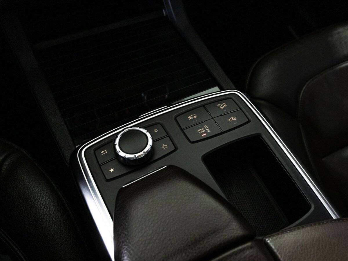 Mercedes-Benz GL-Класс 2015 года с пробегом. Фото: #23