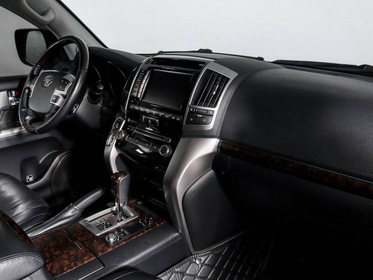 Toyota Land Cruiser 2013 года с пробегом. Фото: #8