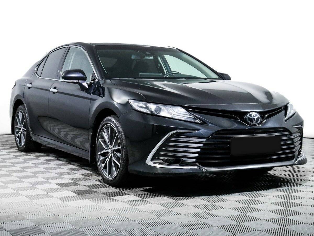 Toyota Camry 2023 года с пробегом. Фото: #2