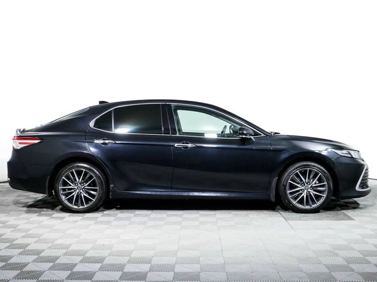 Toyota Camry 2023 года с пробегом. Фото: #3