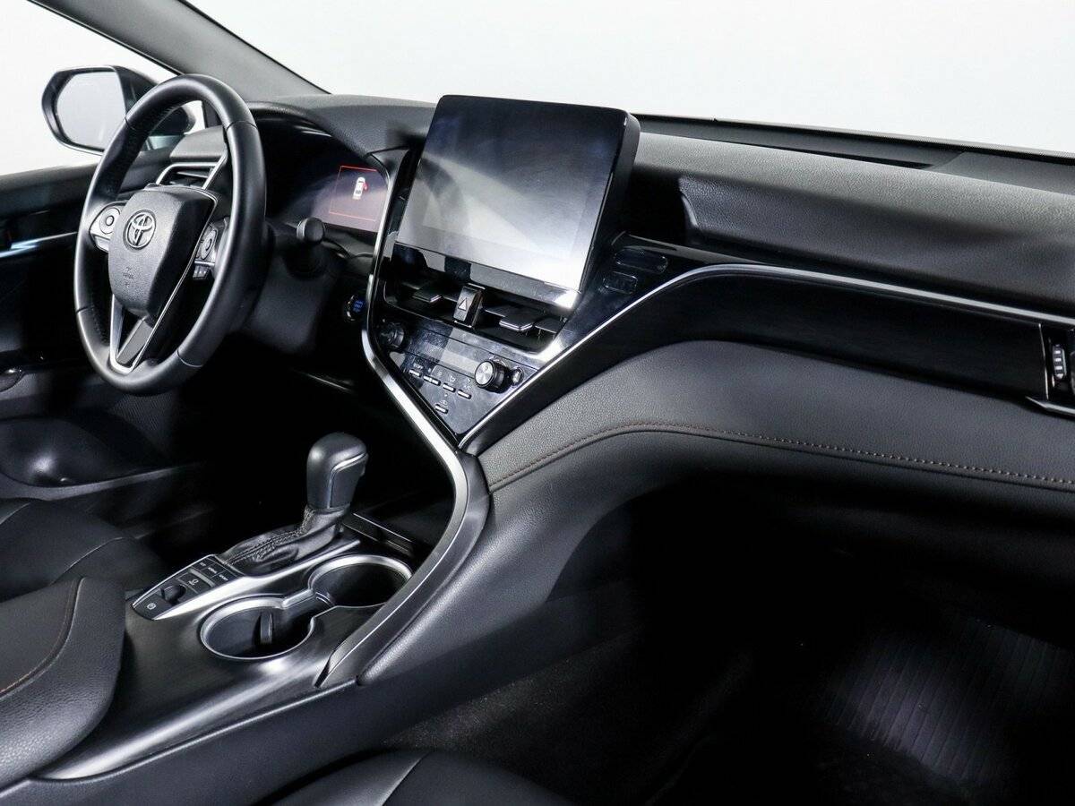 Toyota Camry 2023 года с пробегом. Фото: #8