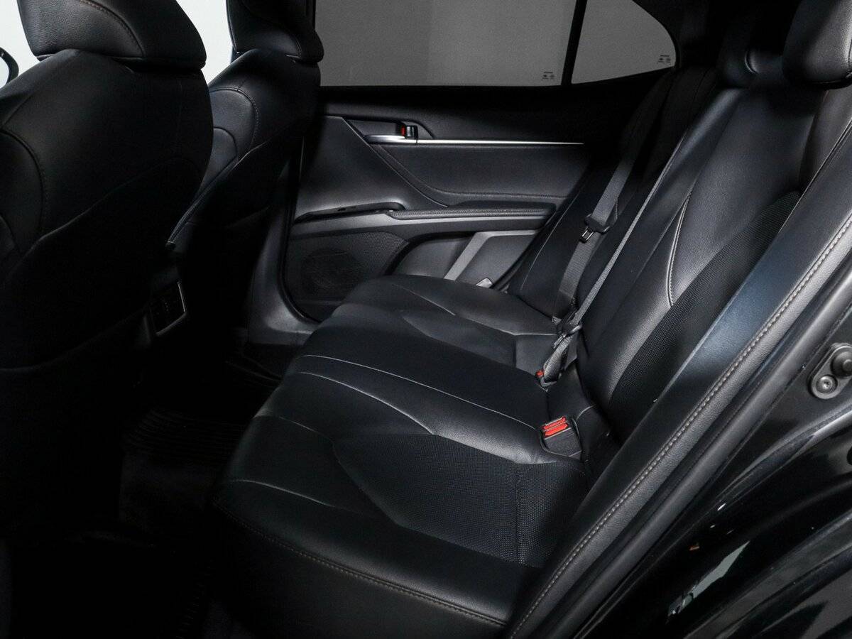 Toyota Camry 2023 года с пробегом. Фото: #9