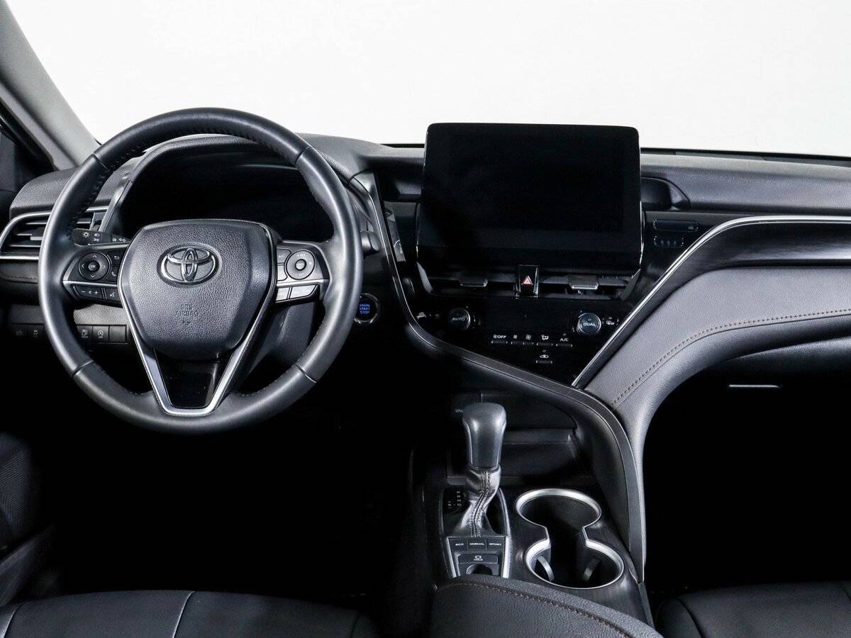 Toyota Camry 2023 года с пробегом. Фото: #11