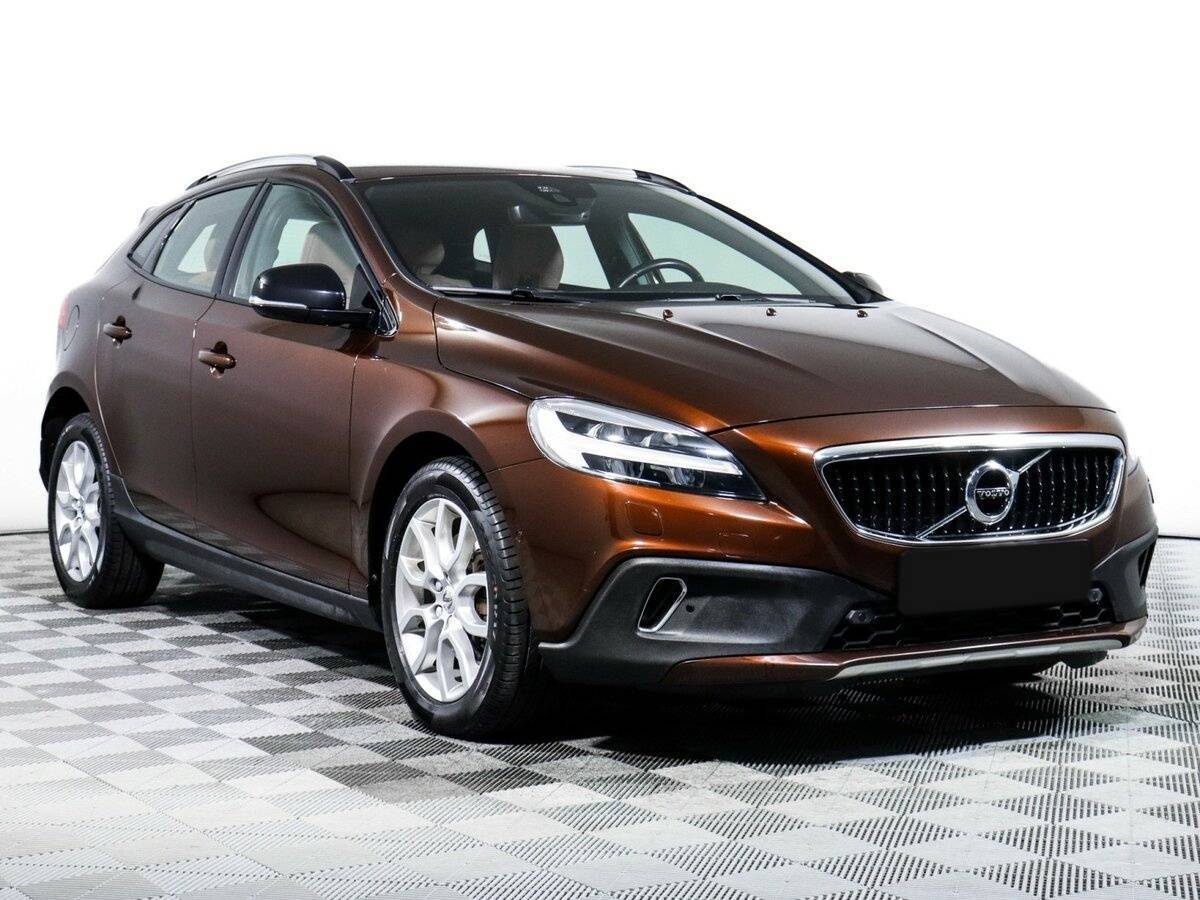 Volvo V40 Cross Country 2018 года с пробегом. Фото: #2