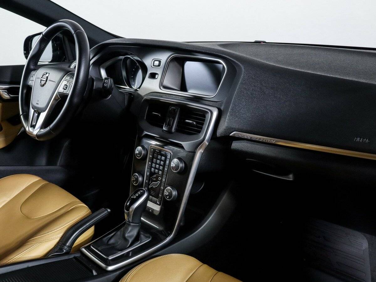 Volvo V40 Cross Country 2018 года с пробегом. Фото: #8