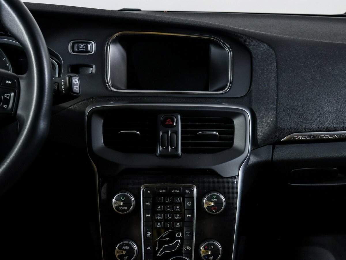 Volvo V40 Cross Country 2018 года с пробегом. Фото: #12