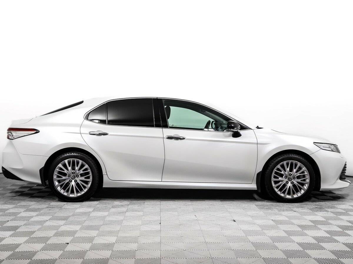 Toyota Camry 2020 года с пробегом. Фото: #3