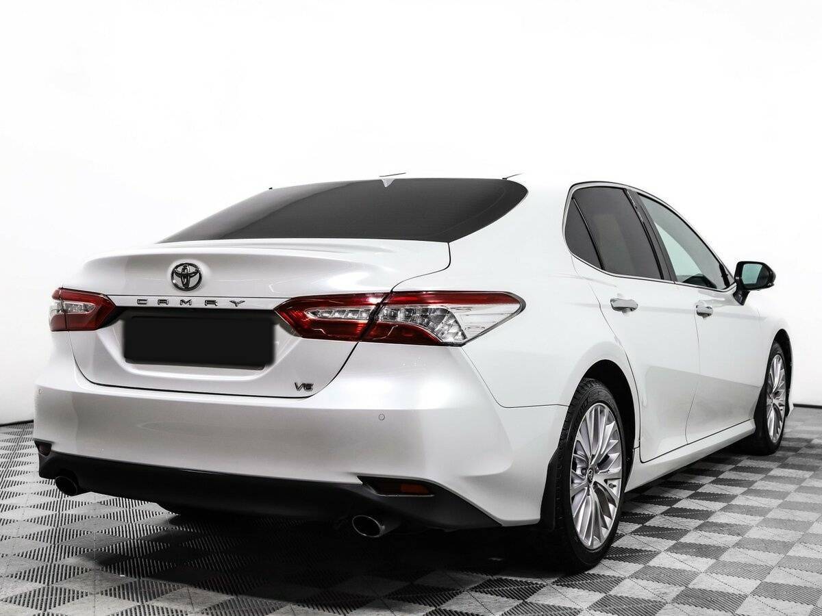 Toyota Camry 2020 года с пробегом. Фото: #4