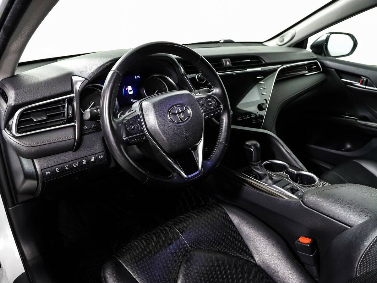 Toyota Camry 2020 года с пробегом. Фото: #12
