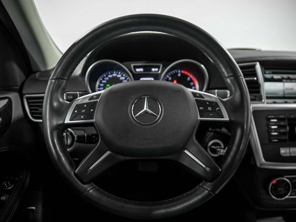 Mercedes-Benz GL-Класс 2015 года с пробегом. Фото: #8