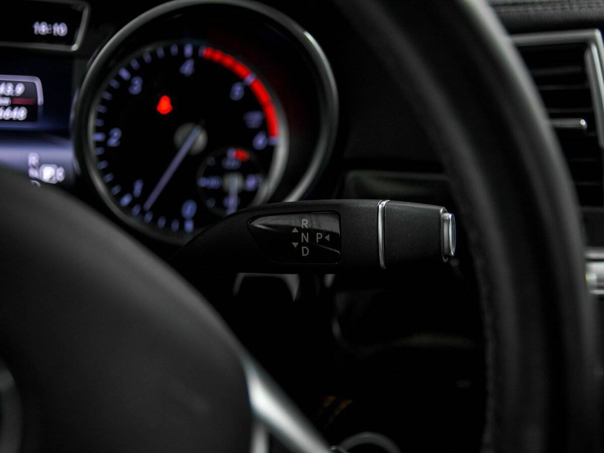 Mercedes-Benz GL-Класс 2015 года с пробегом. Фото: #9