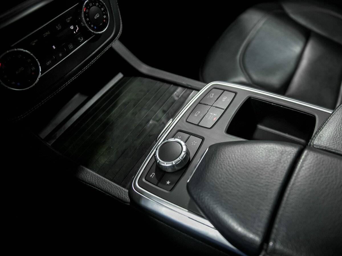 Mercedes-Benz GL-Класс 2015 года с пробегом. Фото: #12