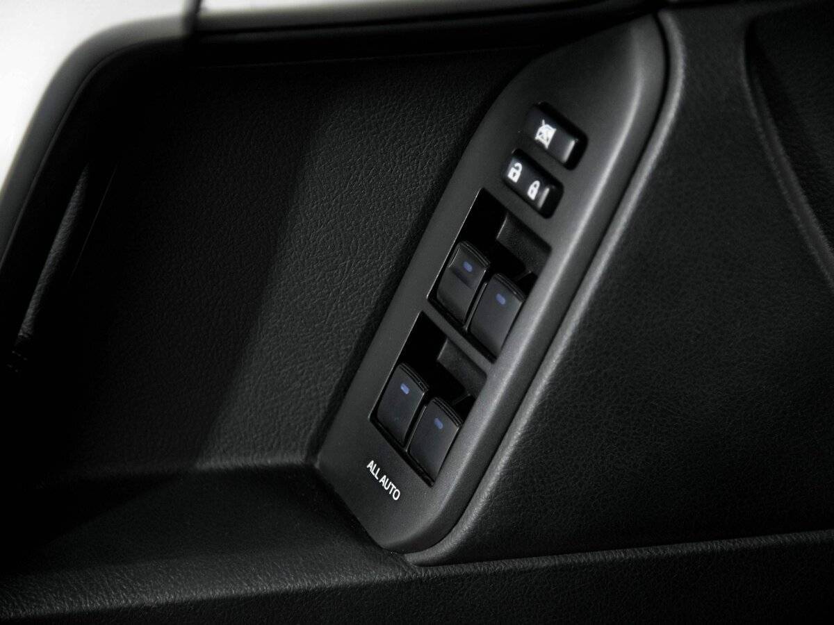 Toyota Land Cruiser Prado 2017 года с пробегом. Фото: #17