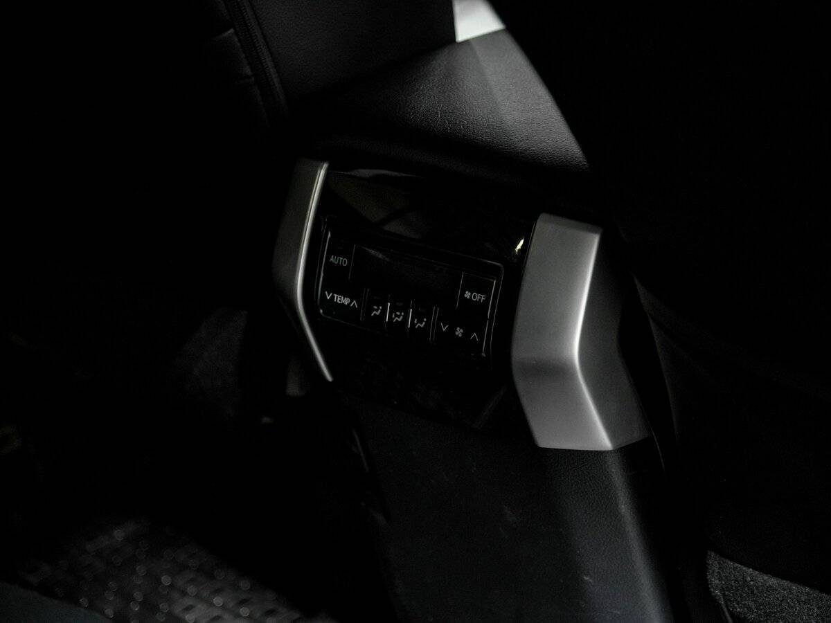 Toyota Land Cruiser Prado 2017 года с пробегом. Фото: #22