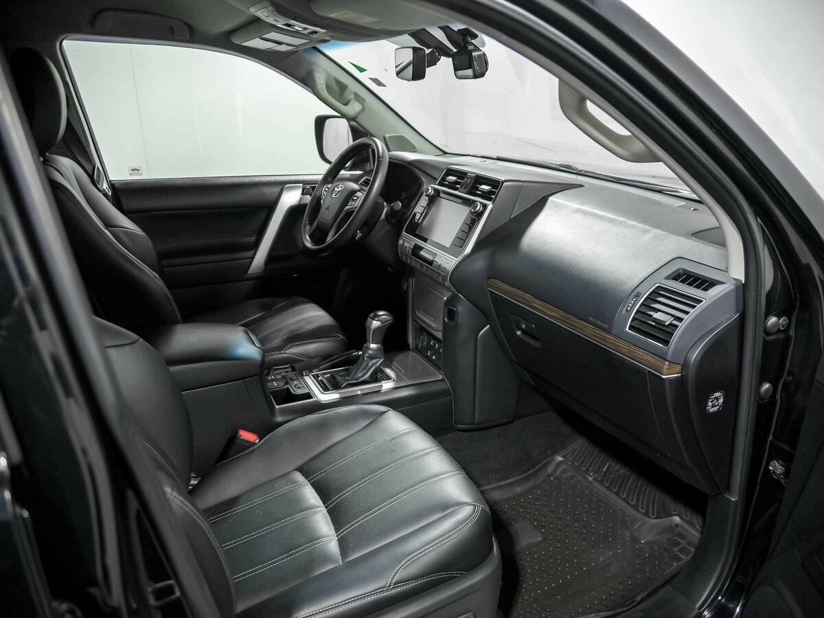 Toyota Land Cruiser Prado 2017 года с пробегом. Фото: #23