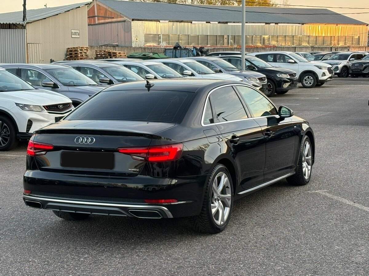 Audi A4 2018 года с пробегом. Фото: #2