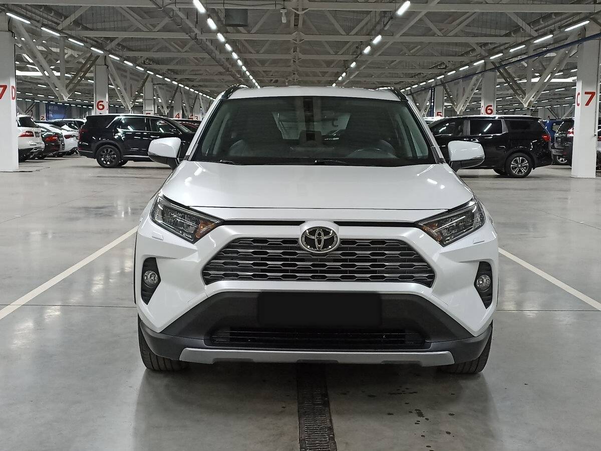 Toyota RAV4 2021 года с пробегом. Фото: #1
