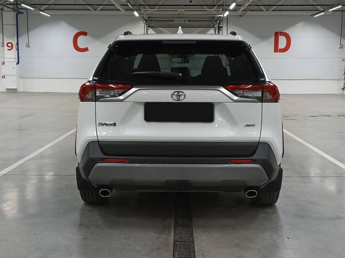 Toyota RAV4 2021 года с пробегом. Фото: #5