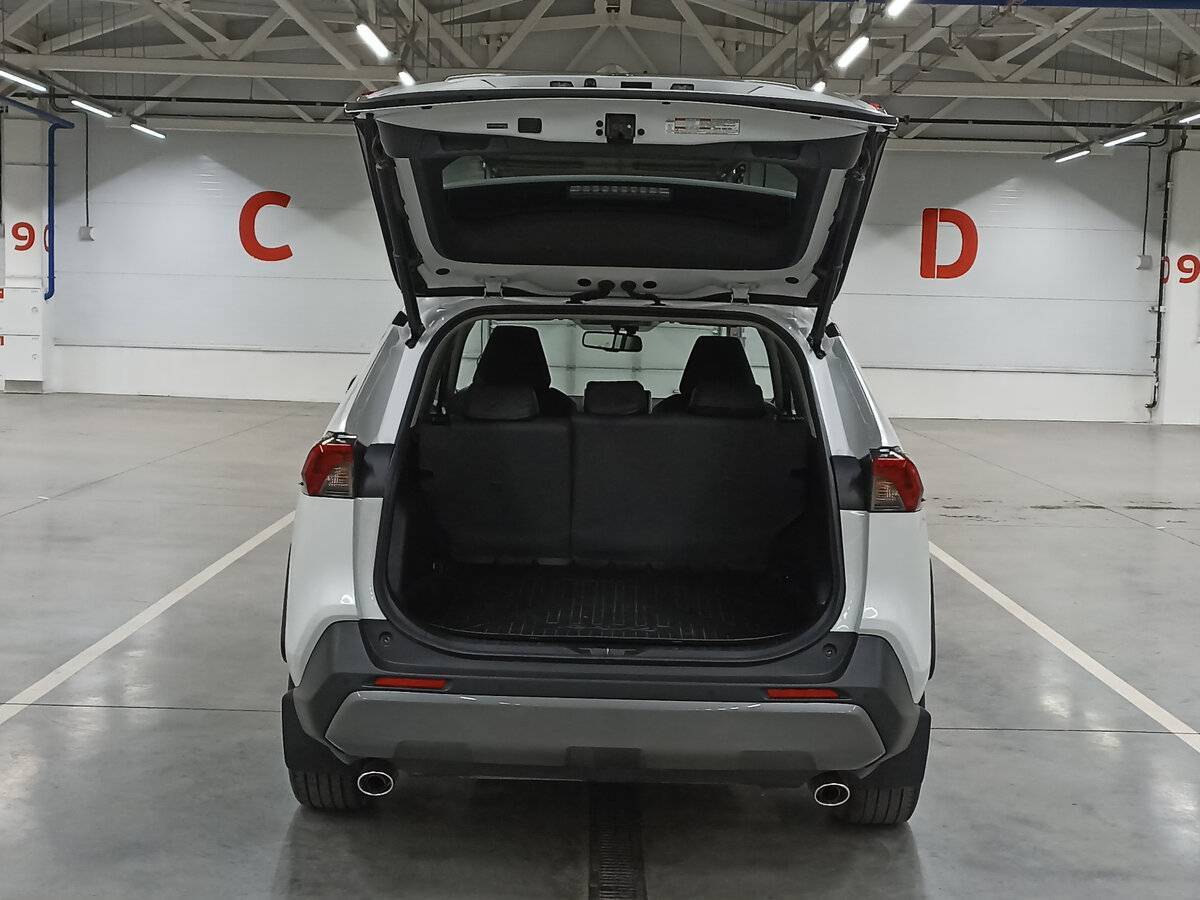 Toyota RAV4 2021 года с пробегом. Фото: #9