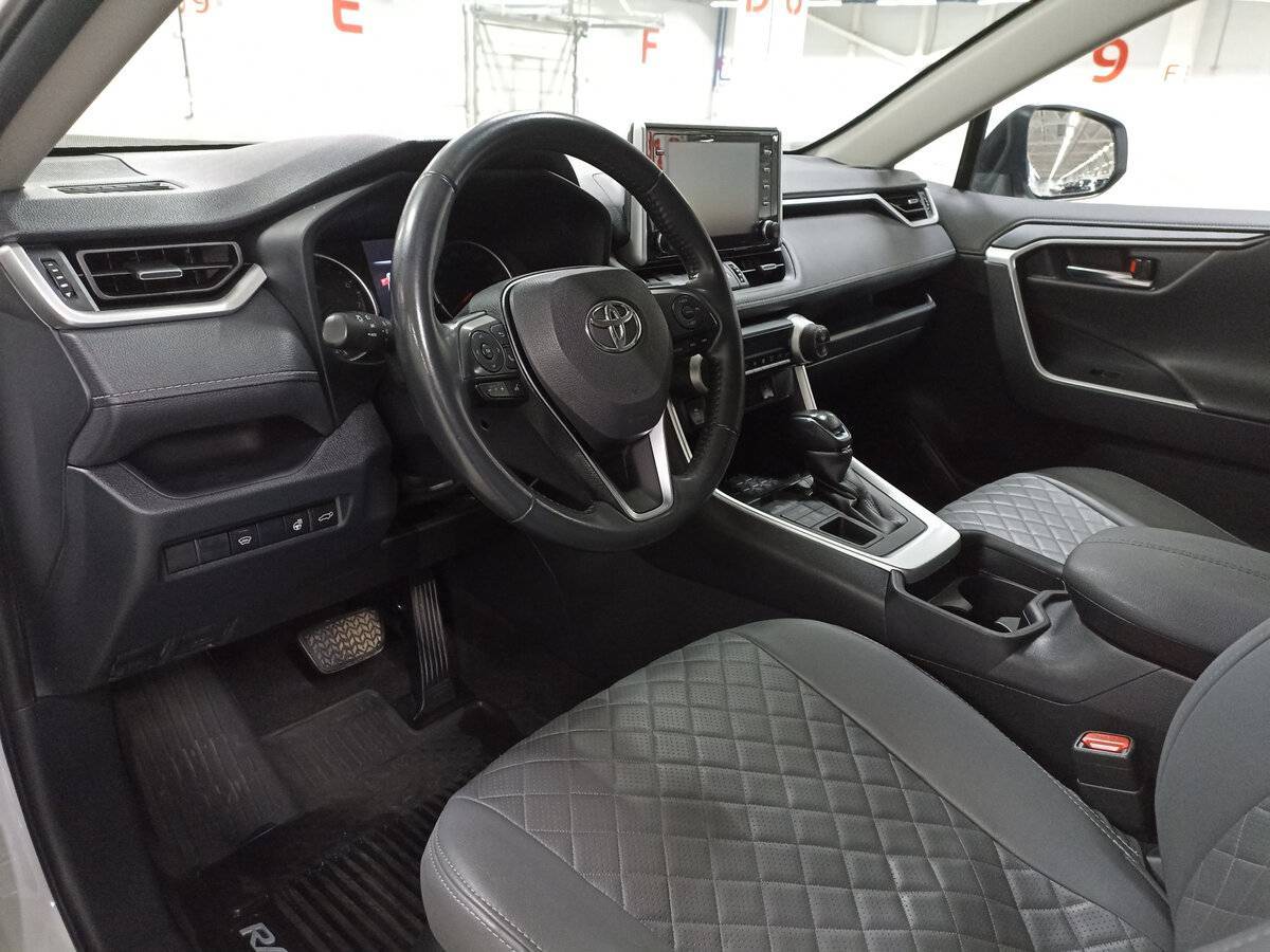 Toyota RAV4 2021 года с пробегом. Фото: #15