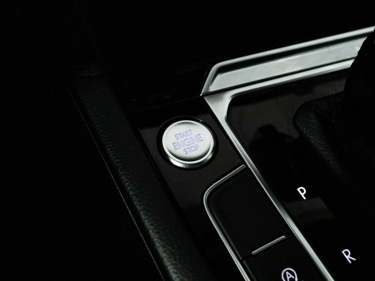 Б/У Фольксваген Пассат 2016 года. Фото: #18