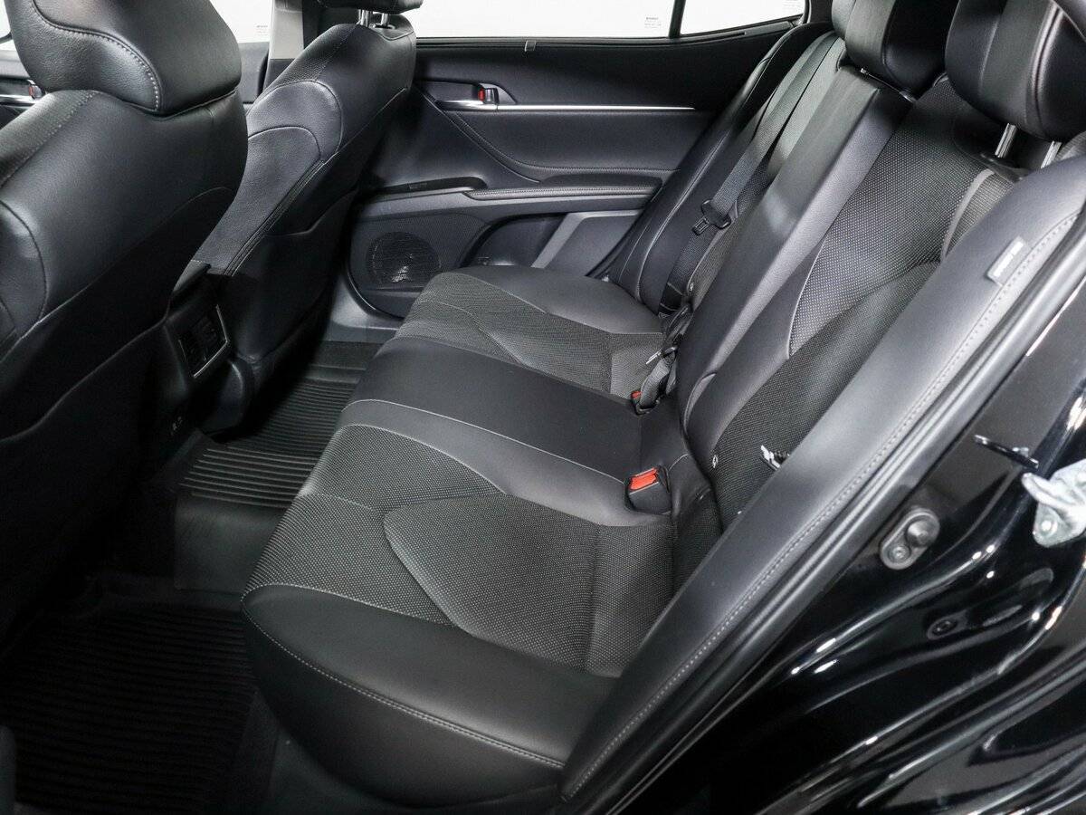 Toyota Camry 2021 года с пробегом. Фото: #6