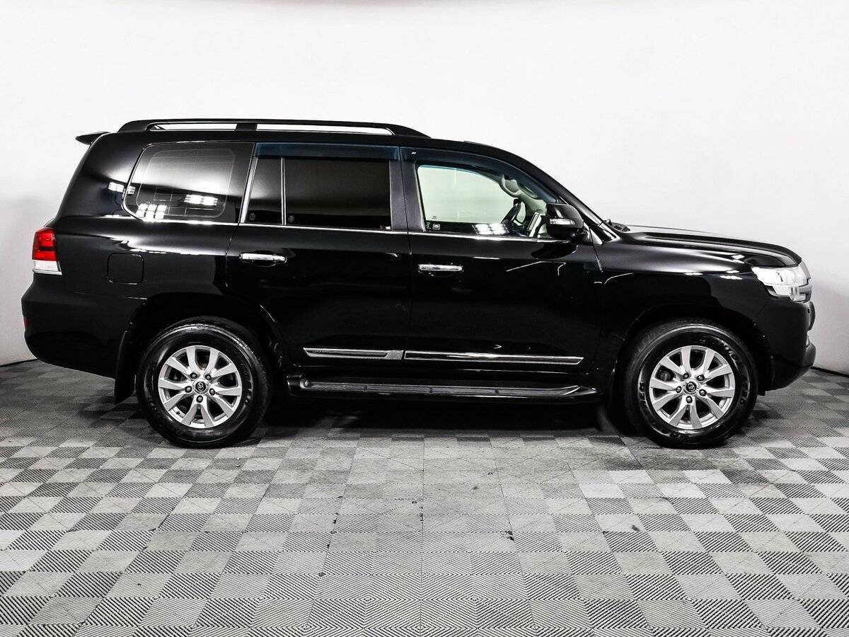Toyota Land Cruiser 2018 года с пробегом. Фото: #3