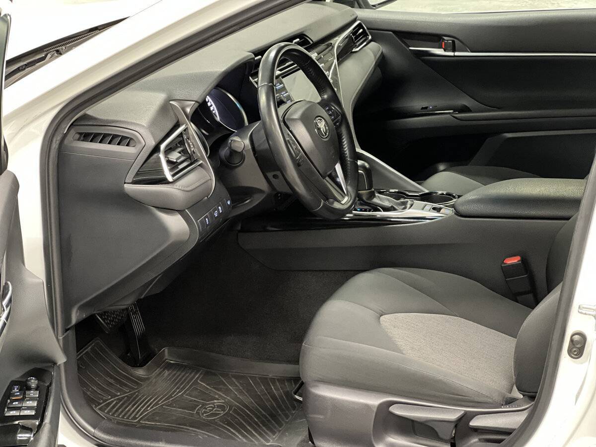 Toyota Camry 2021 года с пробегом. Фото: #15