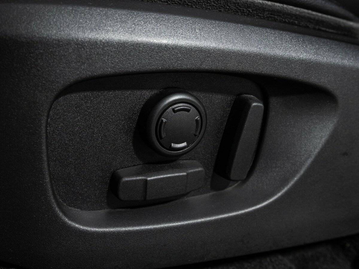 Land Rover Discovery Sport 2017 года с пробегом. Фото: #16