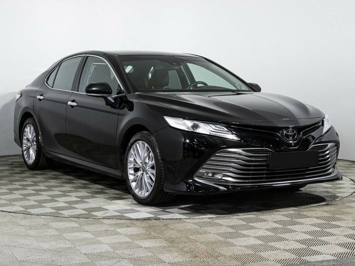 Toyota Camry 2020 года с пробегом. Фото: #2