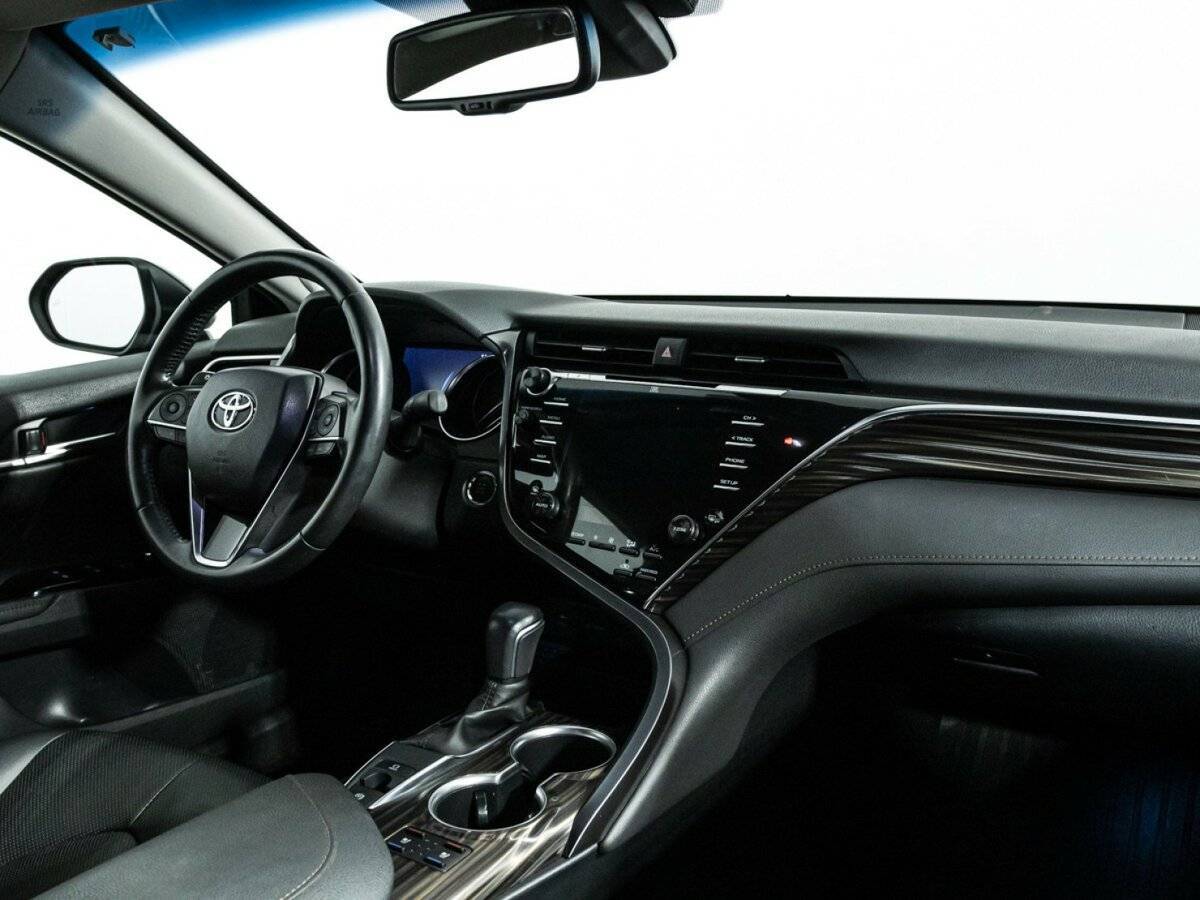 Toyota Camry 2020 года с пробегом. Фото: #8