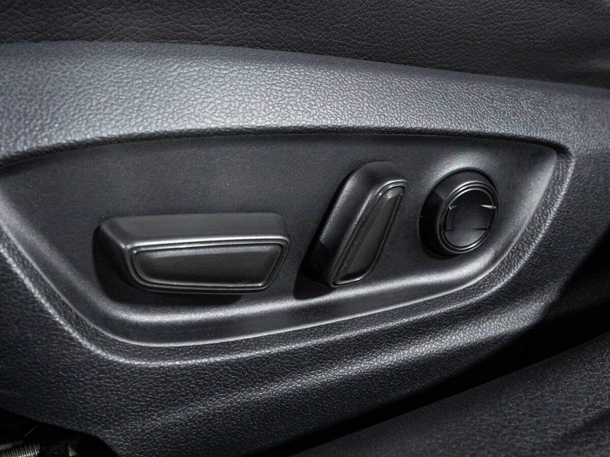 Toyota Camry 2020 года с пробегом. Фото: #14