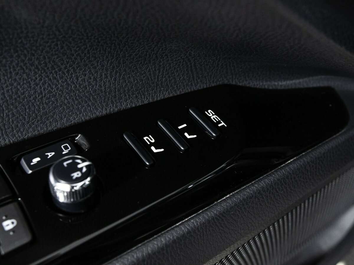 Toyota Camry 2020 года с пробегом. Фото: #19