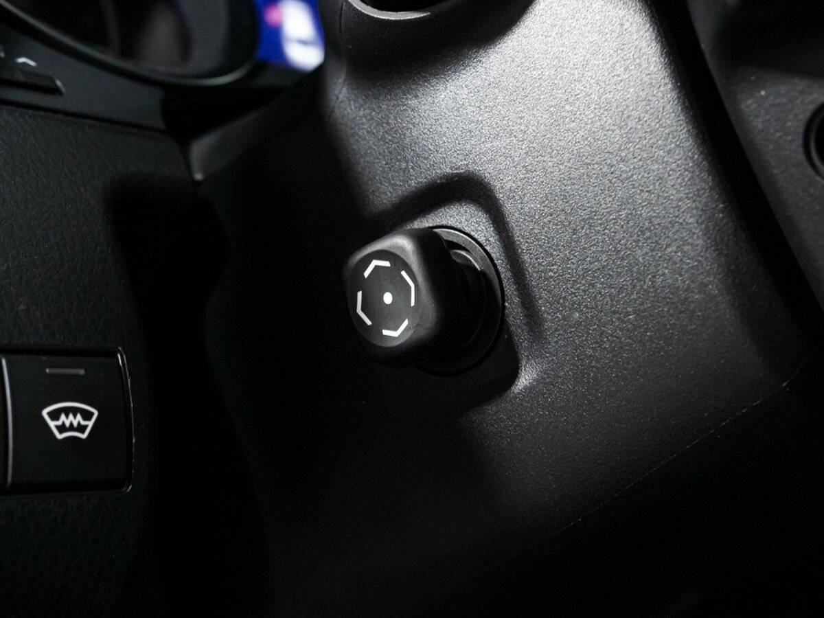 Toyota Camry 2020 года с пробегом. Фото: #20