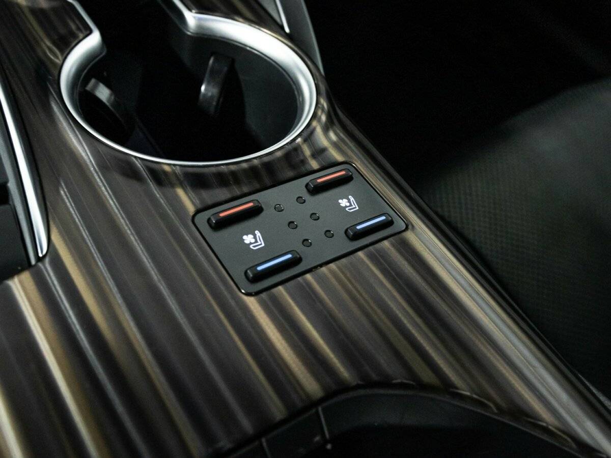 Toyota Camry 2020 года с пробегом. Фото: #23