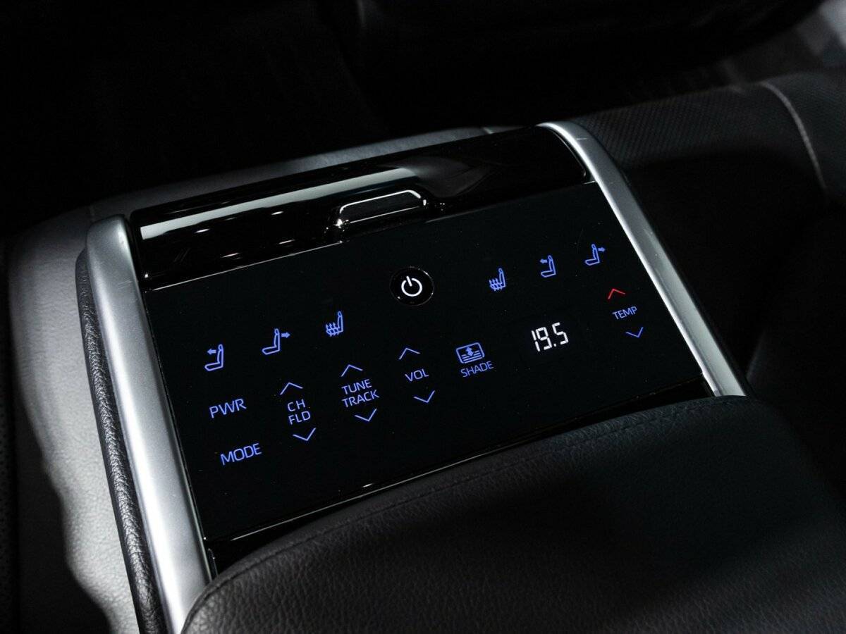 Toyota Camry 2020 года с пробегом. Фото: #25