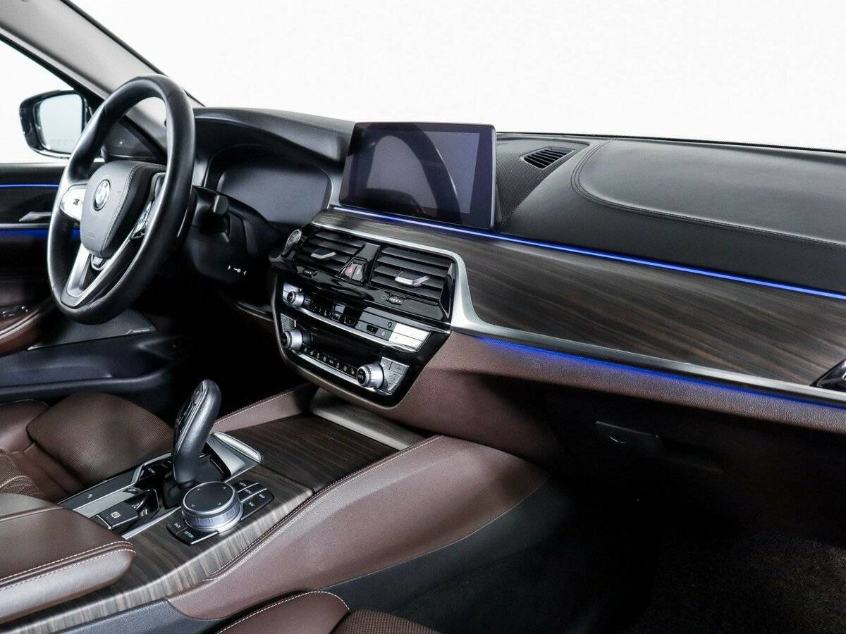 BMW 5 серии 2020 года с пробегом. Фото: #5